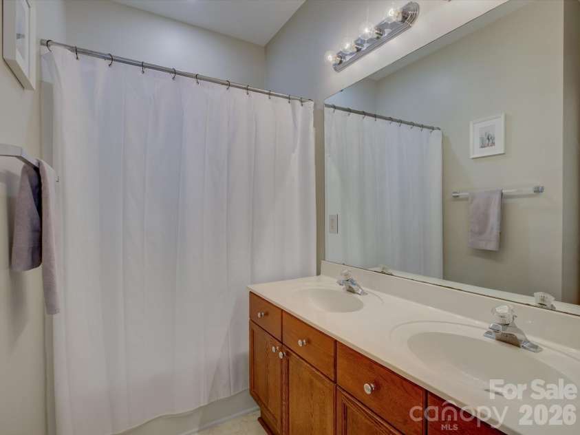 10907 Mcalpine Valley Court, Charlotte, NC 28277.  MLS# CAR4375796, YatesRealty ID 18640. 