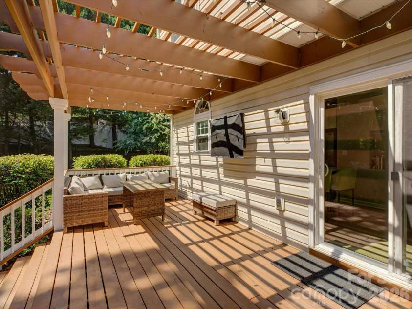 10907 Mcalpine Valley Court, Charlotte, NC 28277.  MLS# CAR4375796, YatesRealty ID 18640. 