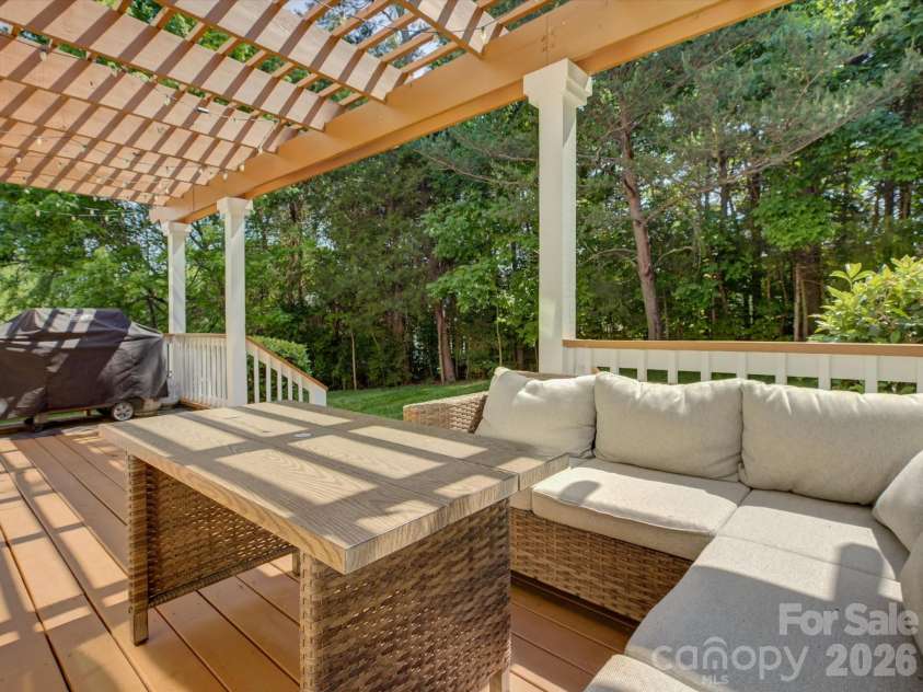 10907 Mcalpine Valley Court, Charlotte, NC 28277.  MLS# CAR4375796, YatesRealty ID 18640. 