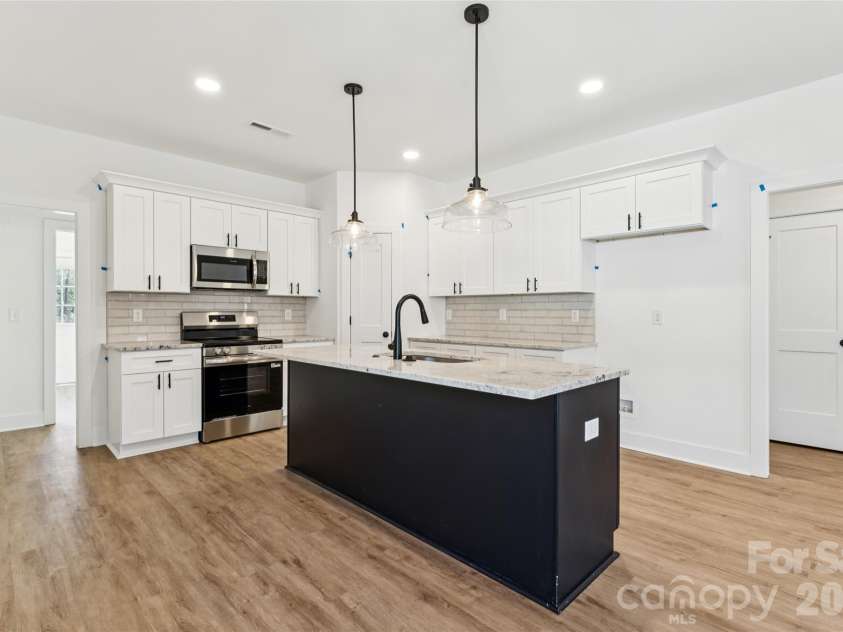 427 Mint Street, Rock Hill, SC 29730.  MLS# CAR4347556, YatesRealty ID 18641. 