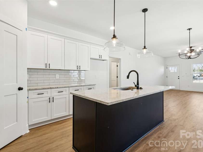 427 Mint Street, Rock Hill, SC 29730.  MLS# CAR4347556, YatesRealty ID 18641. 