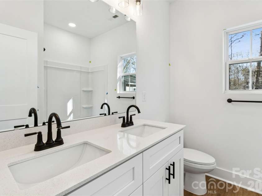 427 Mint Street, Rock Hill, SC 29730.  MLS# CAR4347556, YatesRealty ID 18641. 