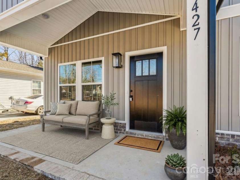 427 Mint Street, Rock Hill, SC 29730.  MLS# CAR4347556, YatesRealty ID 18641. Photo has been virtually staged 