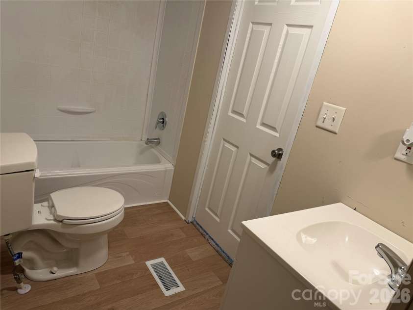 273 McMillan Drive, Hendersonville, NC 28792.  MLS# CAR4367615, YatesRealty ID 18642. 