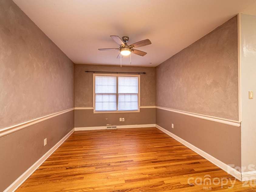 620 Diamondhead Drive, Lenoir, NC 28645.  MLS# CAR4340105, YatesRealty ID 18643. 