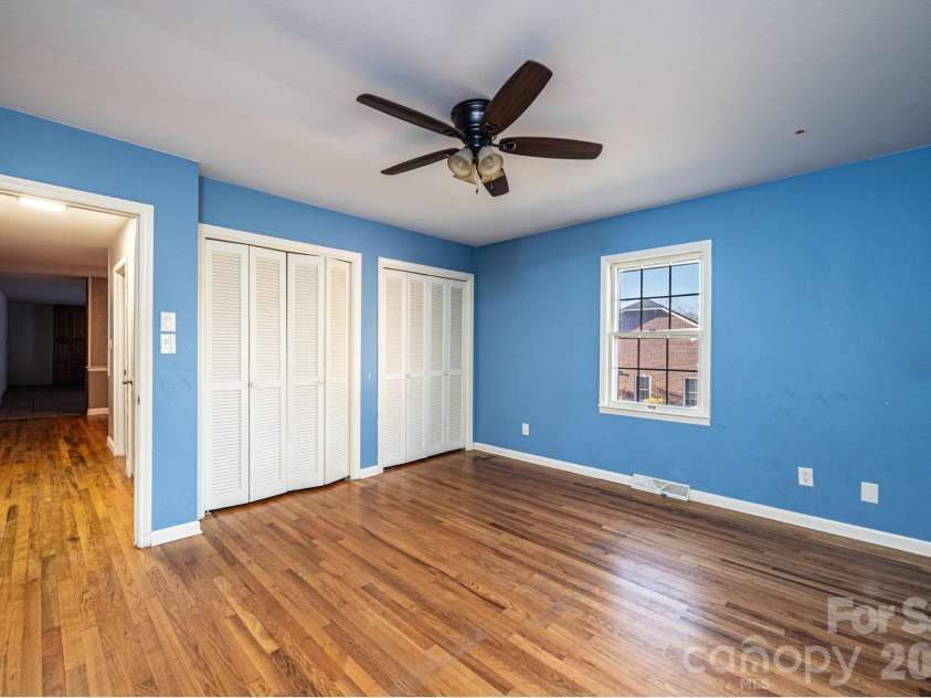 620 Diamondhead Drive, Lenoir, NC 28645.  MLS# CAR4340105, YatesRealty ID 18643. 