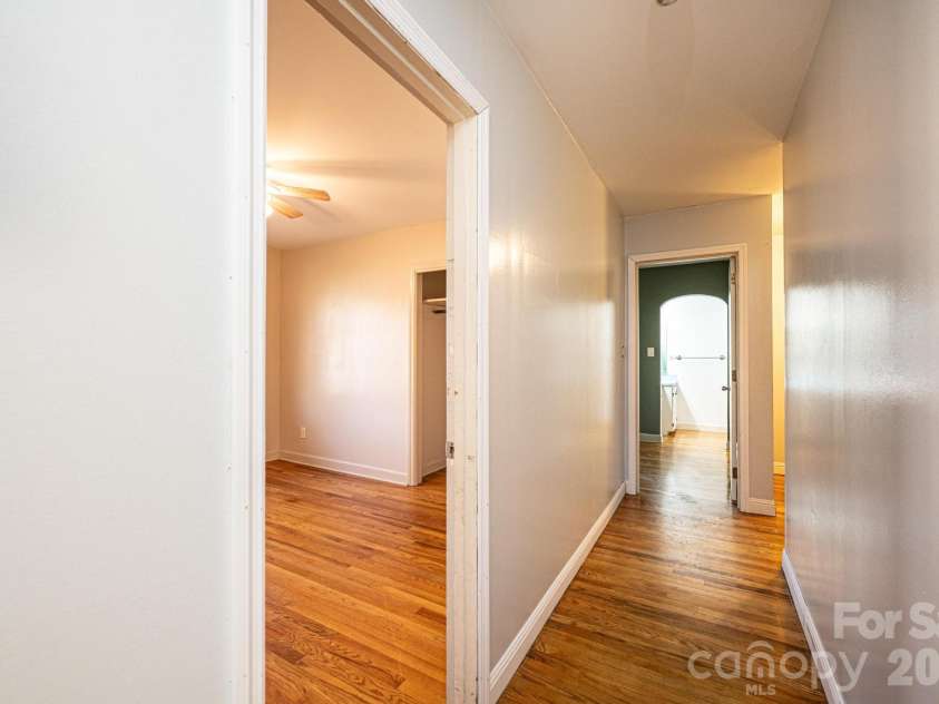 620 Diamondhead Drive, Lenoir, NC 28645.  MLS# CAR4340105, YatesRealty ID 18643. 