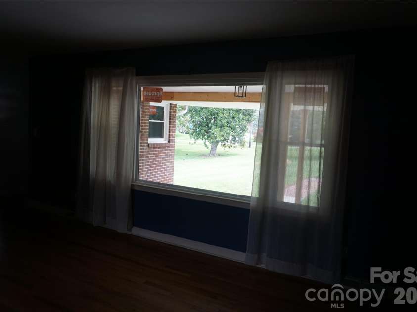 620 Diamondhead Drive, Lenoir, NC 28645.  MLS# CAR4340105, YatesRealty ID 18643. 