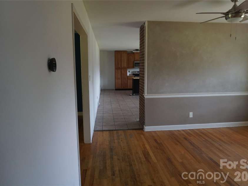 620 Diamondhead Drive, Lenoir, NC 28645.  MLS# CAR4340105, YatesRealty ID 18643. 