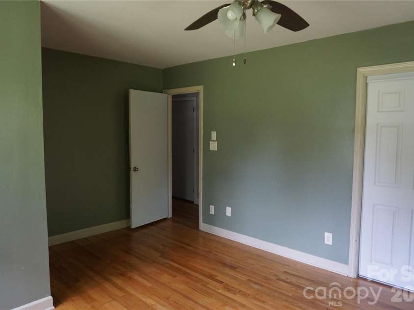 620 Diamondhead Drive, Lenoir, NC 28645.  MLS# CAR4340105, YatesRealty ID 18643. 