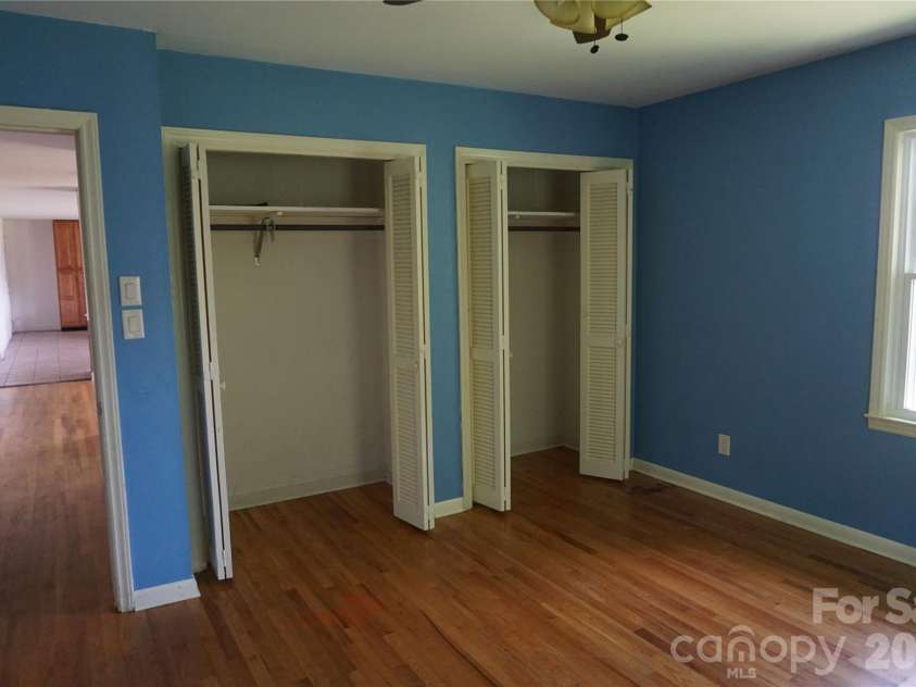620 Diamondhead Drive, Lenoir, NC 28645.  MLS# CAR4340105, YatesRealty ID 18643. 