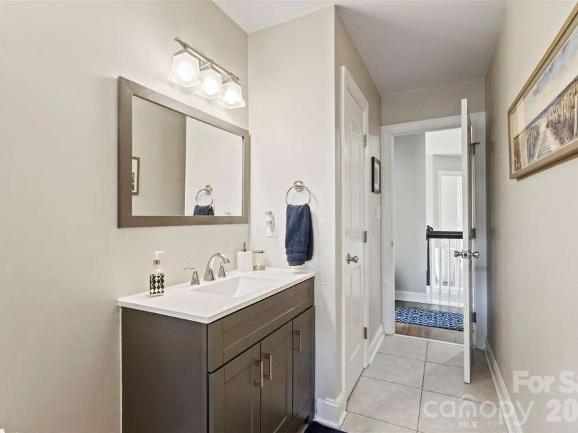 7355 Drury Lane, Denver, NC 28037.  MLS# CAR4365592, YatesRealty ID 18644. Bath