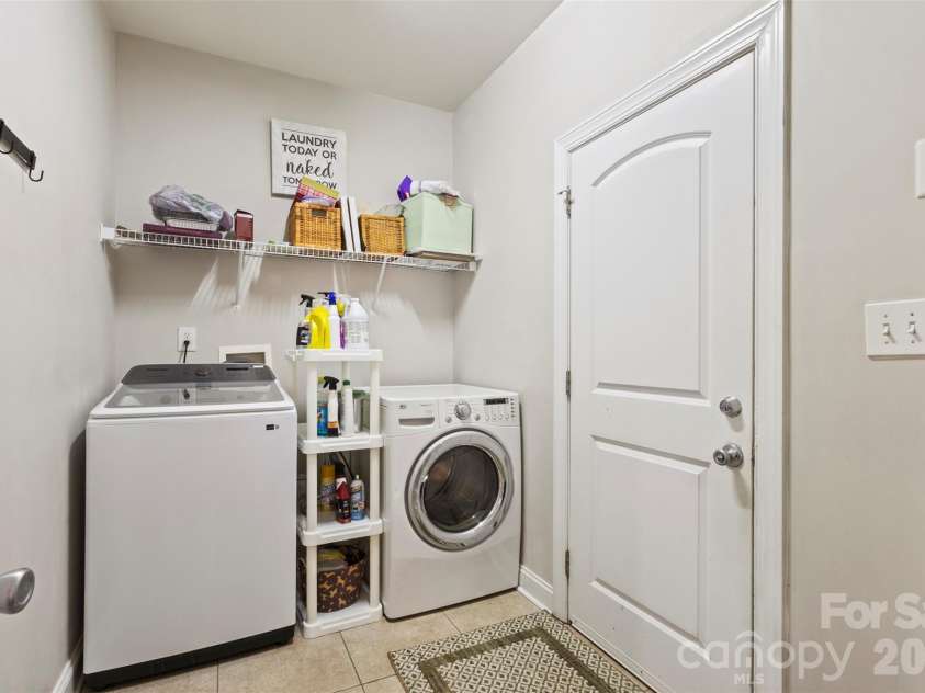 7355 Drury Lane, Denver, NC 28037.  MLS# CAR4365592, YatesRealty ID 18644. Laundry 