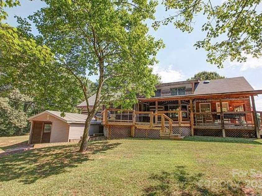 3014 Haigler Road, Monroe, NC 28110.  MLS# CAR4244550, YatesRealty ID 18645. 