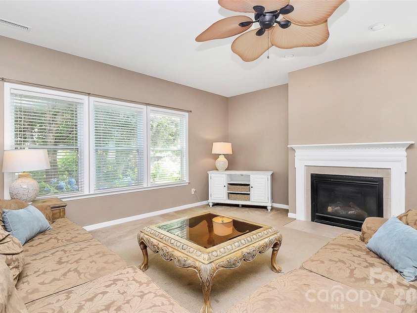 1817 Tradd Avenue, Clover, SC 29710.  MLS# CAR4266839, YatesRealty ID 18647. Great Room