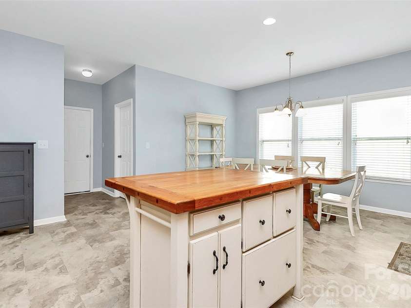 1817 Tradd Avenue, Clover, SC 29710.  MLS# CAR4266839, YatesRealty ID 18647. Kitchen
