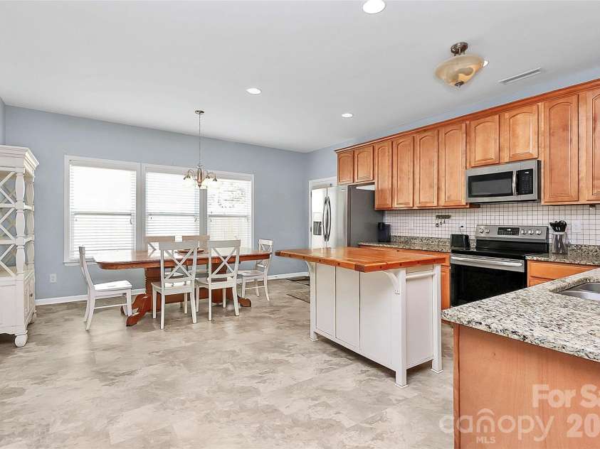 1817 Tradd Avenue, Clover, SC 29710.  MLS# CAR4266839, YatesRealty ID 18647. Kitchen/Breakfast Nook