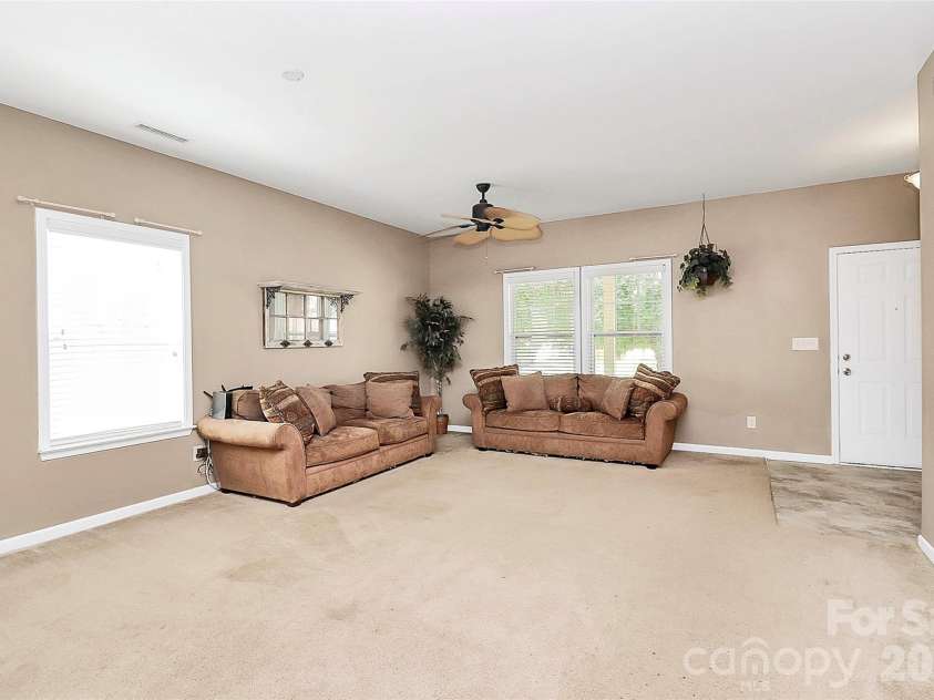 1817 Tradd Avenue, Clover, SC 29710.  MLS# CAR4266839, YatesRealty ID 18647. Living/Dining