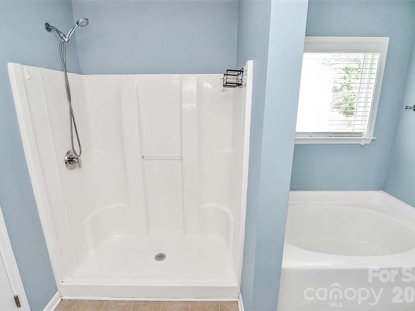 1817 Tradd Avenue, Clover, SC 29710.  MLS# CAR4266839, YatesRealty ID 18647. Owners en Suite
