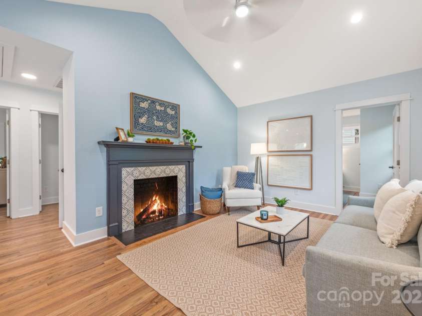 2421 Morton Street, Charlotte, NC 28208.  MLS# CAR4268097, YatesRealty ID 18648. 