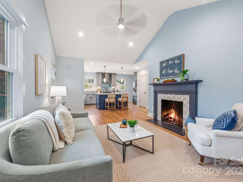 2421 Morton Street, Charlotte, NC 28208.  MLS# CAR4268097, YatesRealty ID 18648. 