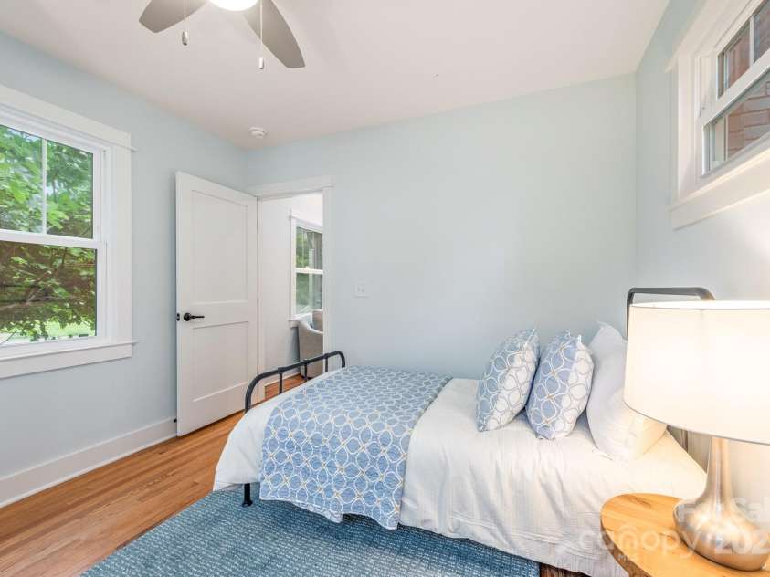 2421 Morton Street, Charlotte, NC 28208.  MLS# CAR4268097, YatesRealty ID 18648. 