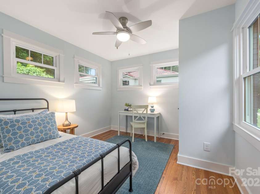 2421 Morton Street, Charlotte, NC 28208.  MLS# CAR4268097, YatesRealty ID 18648. 