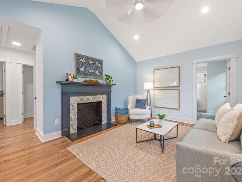 2421 Morton Street, Charlotte, NC 28208.  MLS# CAR4268097, YatesRealty ID 18648. 