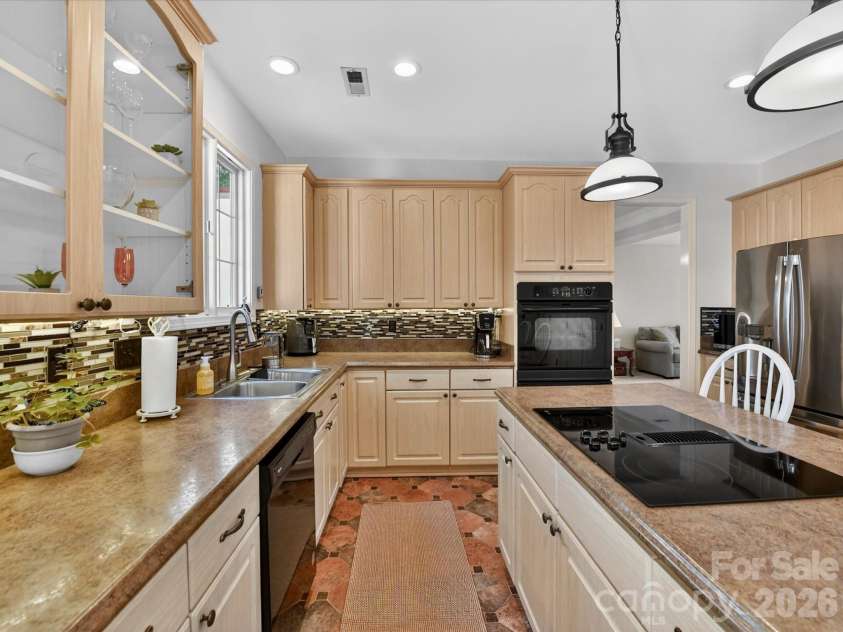 4101 Saint Joseph Drive, Indian Trail, NC 28079.  MLS# CAR4374689, YatesRealty ID 18648. Dual ovens, electric stove top