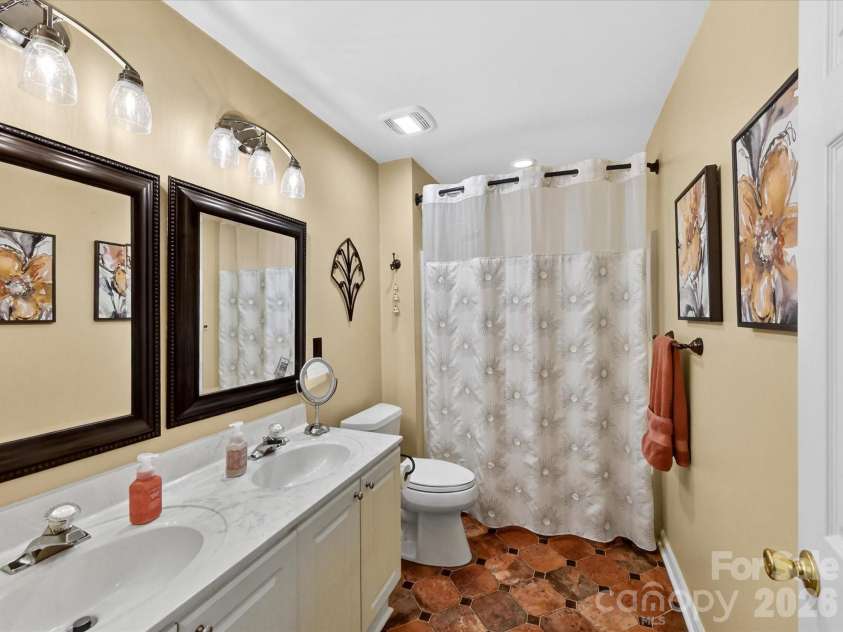 4101 Saint Joseph Drive, Indian Trail, NC 28079.  MLS# CAR4374689, YatesRealty ID 18648. Upstairs full bath