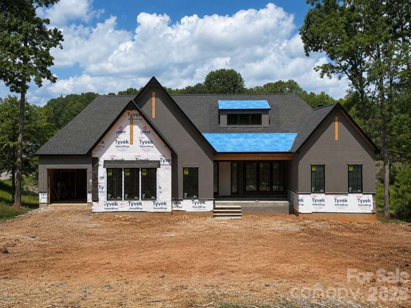505 Kemp Road, Mooresville, NC 28117.  MLS# CAR4309698, YatesRealty ID 18649. 