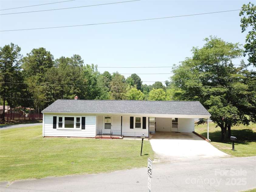 8095 New Street, Mount Pleasant, NC 28124.  MLS# CAR4264803, YatesRealty ID 18650. 