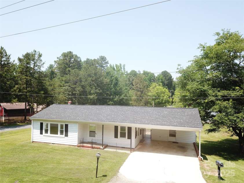 8095 New Street, Mount Pleasant, NC 28124.  MLS# CAR4264803, YatesRealty ID 18650. 