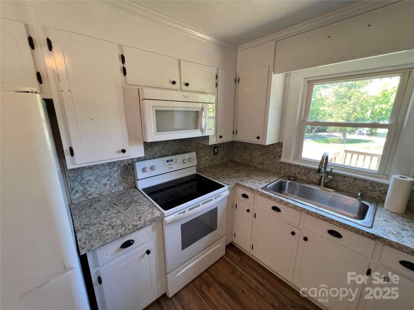 8095 New Street, Mount Pleasant, NC 28124.  MLS# CAR4264803, YatesRealty ID 18650. 