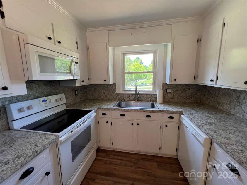 8095 New Street, Mount Pleasant, NC 28124.  MLS# CAR4264803, YatesRealty ID 18650. 