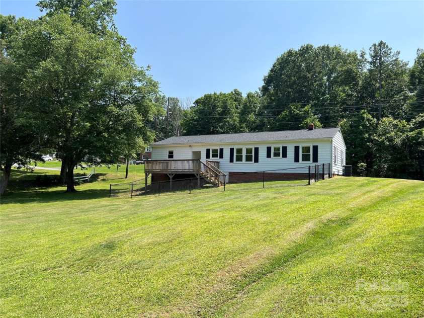 8095 New Street, Mount Pleasant, NC 28124.  MLS# CAR4264803, YatesRealty ID 18650. 