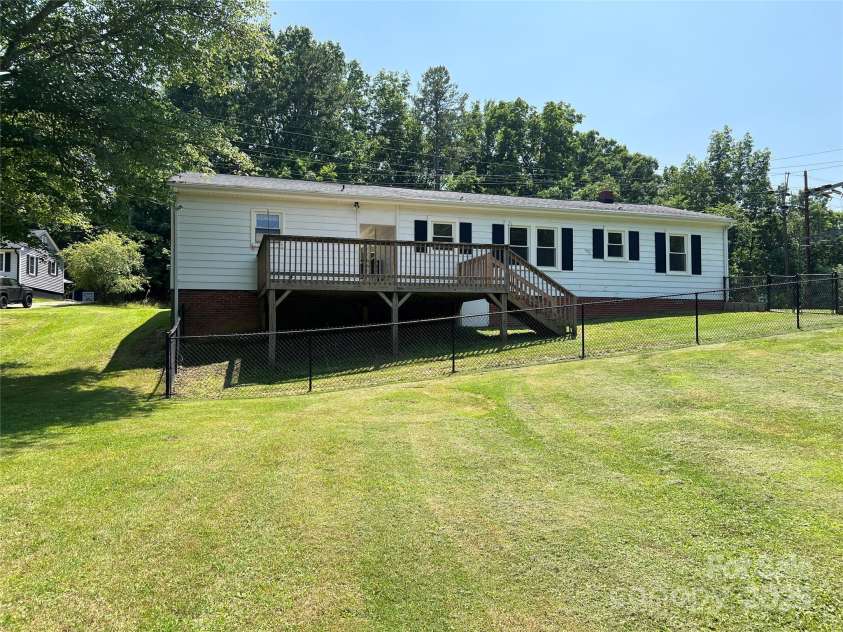 8095 New Street, Mount Pleasant, NC 28124.  MLS# CAR4264803, YatesRealty ID 18650. 