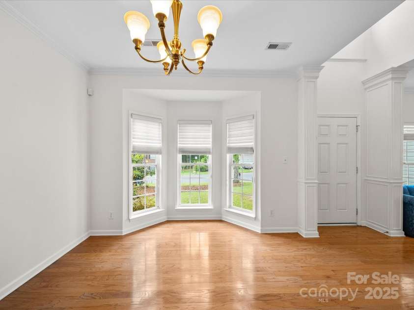 10830 Sycamore Club Drive, Mint Hill, NC 28227.  MLS# CAR4250637, YatesRealty ID 18651. Dining