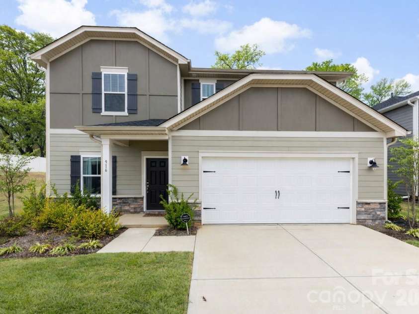 916 Clementine Road, Monroe, NC 28110.  MLS# CAR4367098, YatesRealty ID 18652. 