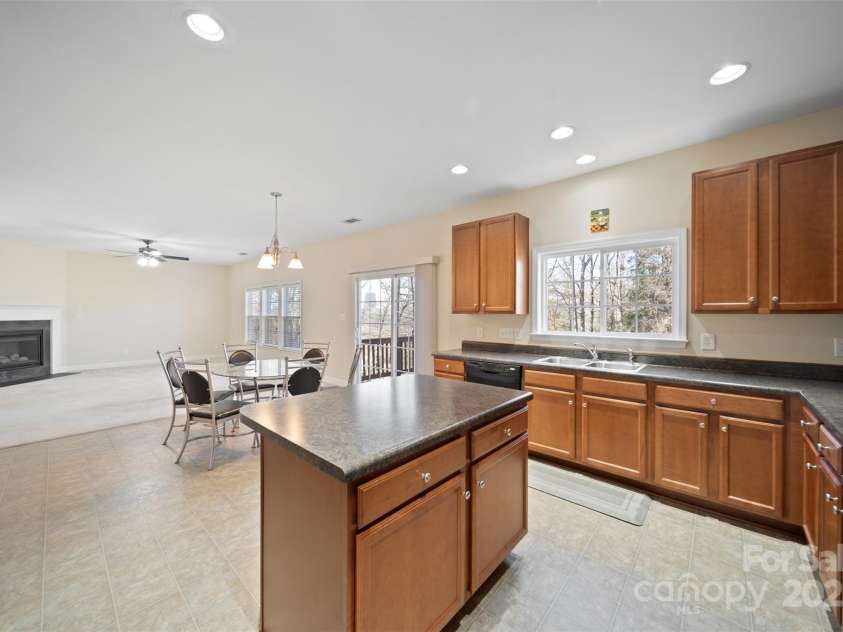 576 Putting Drive, Fort Mill, SC 29715.  MLS# CAR4233809, YatesRealty ID 18653. 
