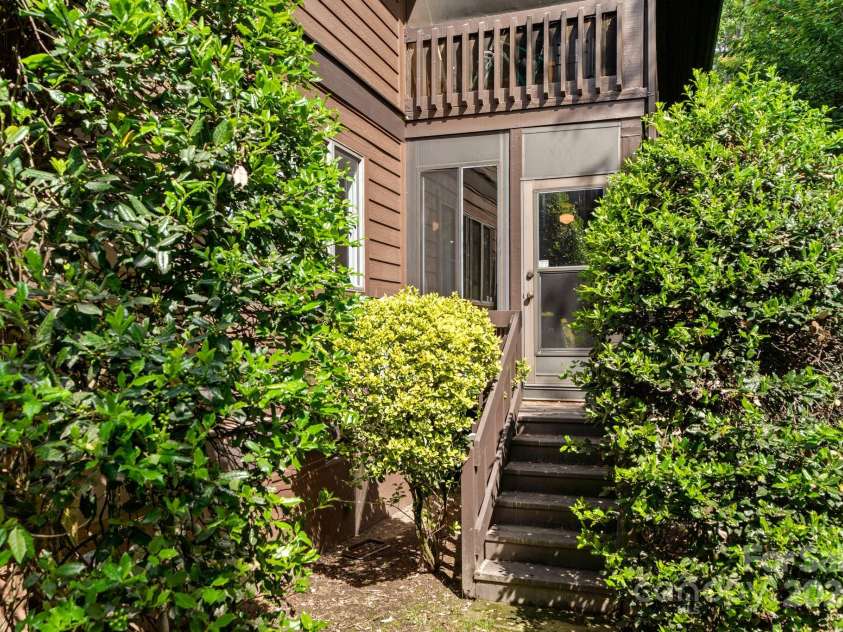 115 #2 Bent Tree Drive, Hendersonville, NC 28739.  MLS# CAR4252102, YatesRealty ID 18654. 