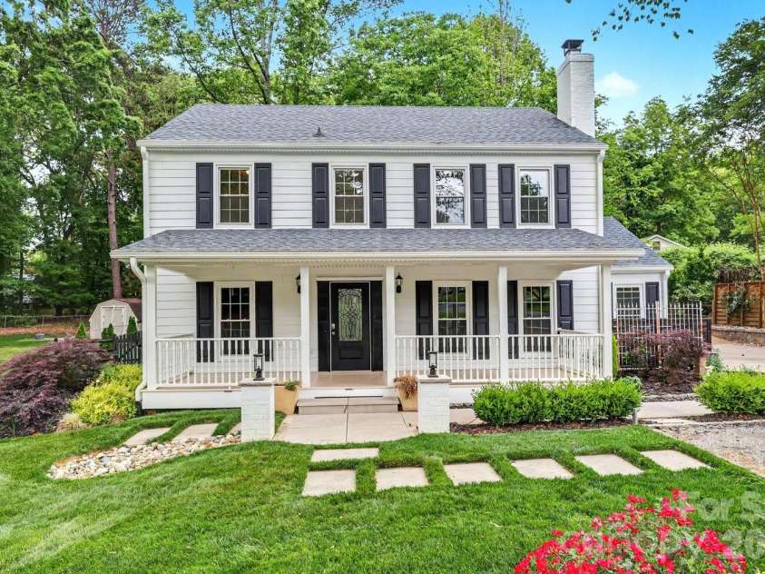 917 Winter Wood Drive, Matthews, NC 28105.  MLS# CAR4364002, YatesRealty ID 18654. 