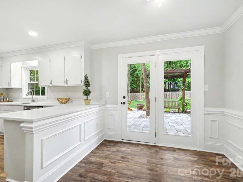 917 Winter Wood Drive, Matthews, NC 28105.  MLS# CAR4364002, YatesRealty ID 18654. 