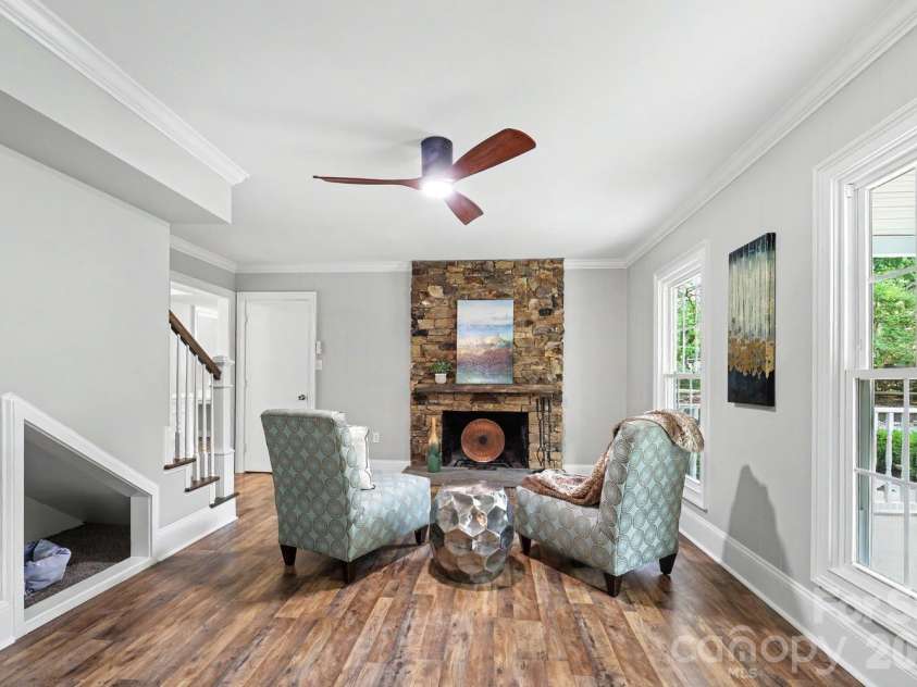 917 Winter Wood Drive, Matthews, NC 28105.  MLS# CAR4364002, YatesRealty ID 18654. 