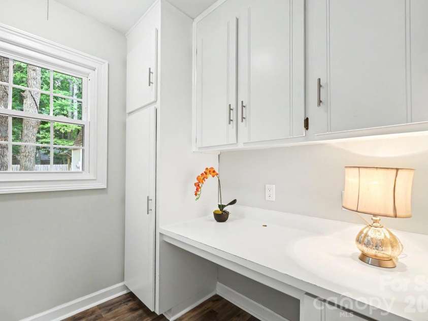 917 Winter Wood Drive, Matthews, NC 28105.  MLS# CAR4364002, YatesRealty ID 18654. 