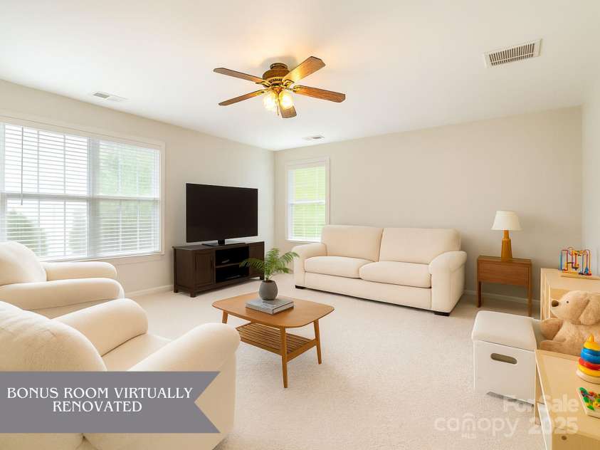 2620 Shady Reach Lane, Charlotte, NC 28214.  MLS# CAR4250616, YatesRealty ID 18655. Large Bonus Room- 15.5 x 21.1- *Virtually Renovated*