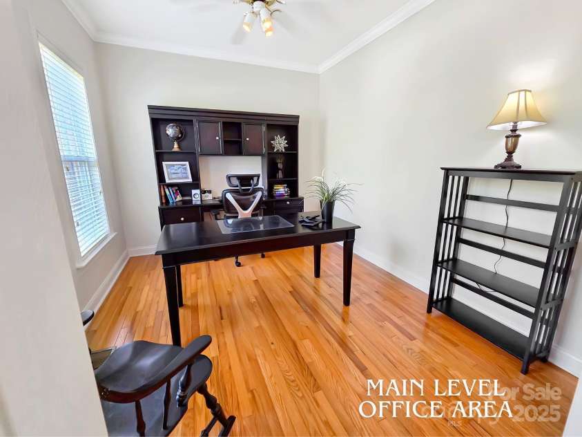 2620 Shady Reach Lane, Charlotte, NC 28214.  MLS# CAR4250616, YatesRealty ID 18655. Main Level Office
