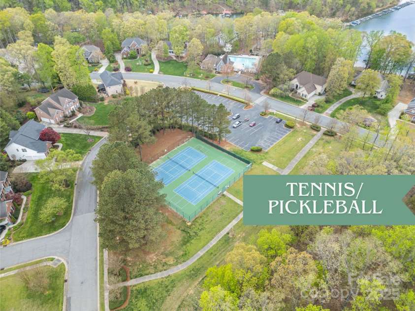 2620 Shady Reach Lane, Charlotte, NC 28214.  MLS# CAR4250616, YatesRealty ID 18655. Tennis/Pickleball Courts