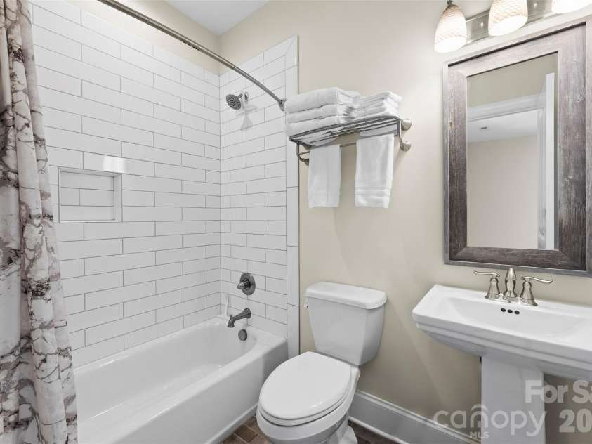 6296 Chimney Bluff Road, Lancaster, SC 29720.  MLS# CAR4369565, YatesRealty ID 18656. Bathrom