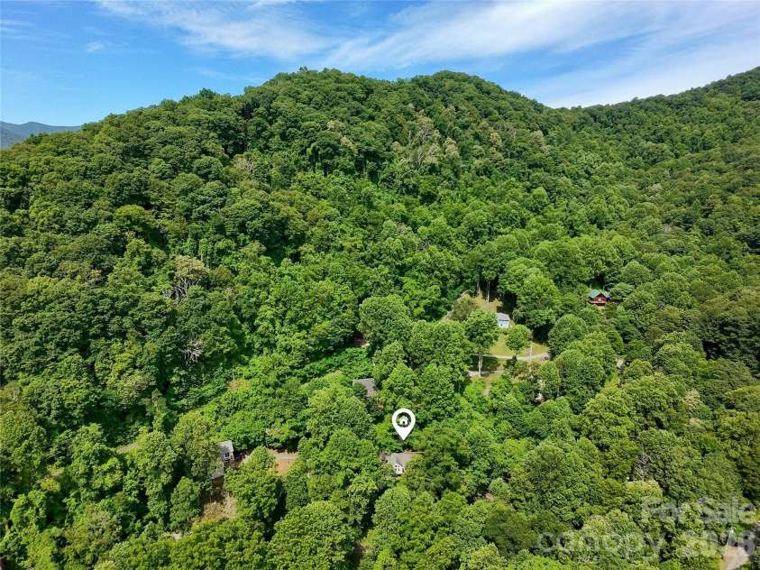 650 Creekside Drive, Maggie Valley, NC 28751.  MLS# CAR4335648, YatesRealty ID 18657. 